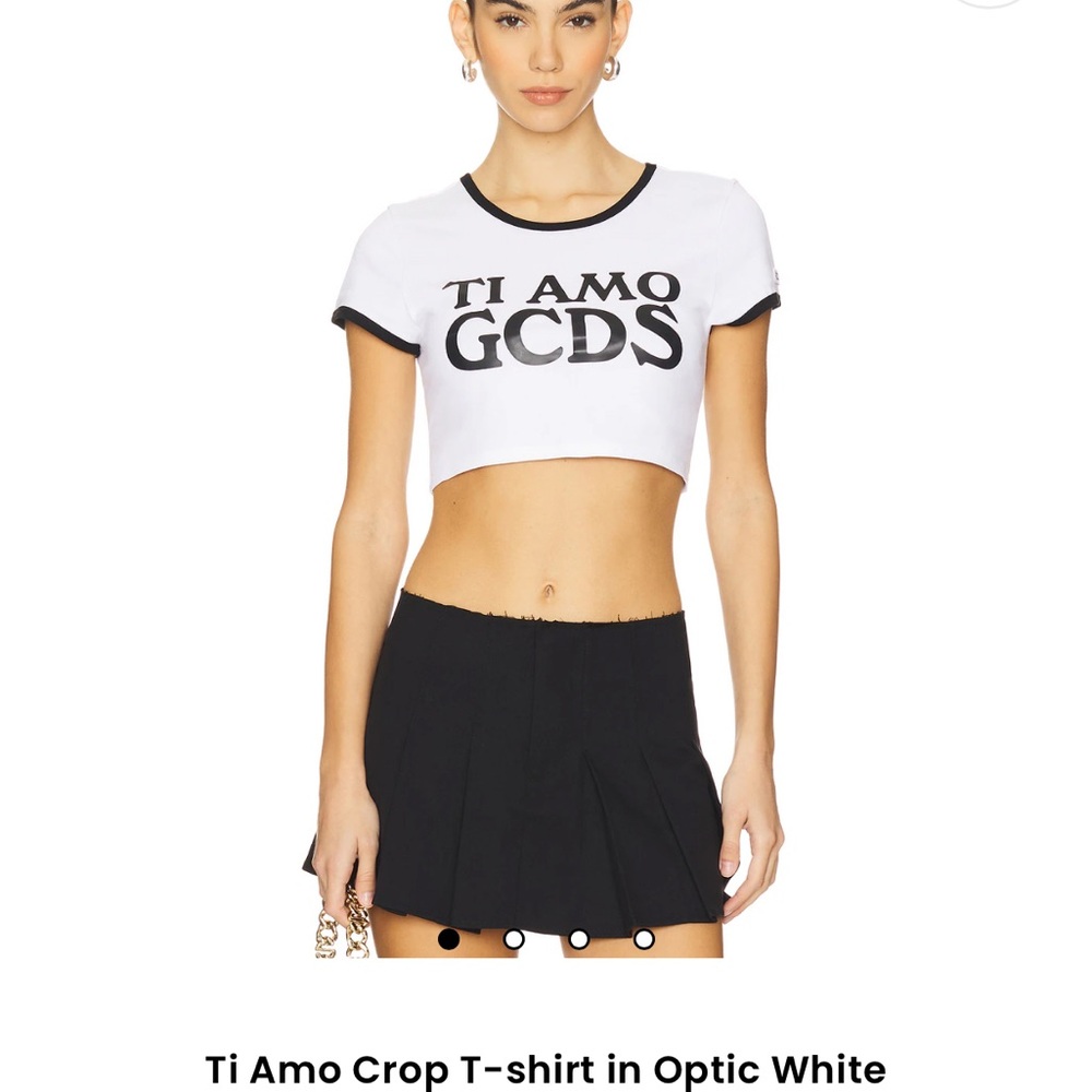 Black and White Fitted Crop T-shirt with Short Sleeves GCDS